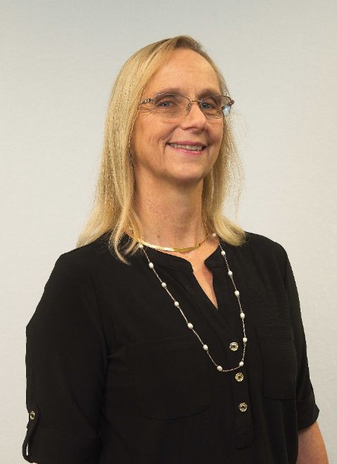 Dr. Claudia Singkornrat